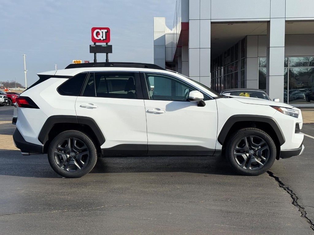 Toyota RAV4 Vehicle Image 2