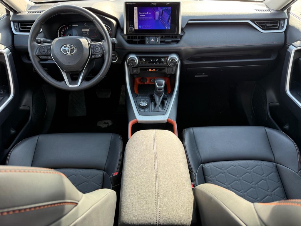 Toyota RAV4 Vehicle Image 11