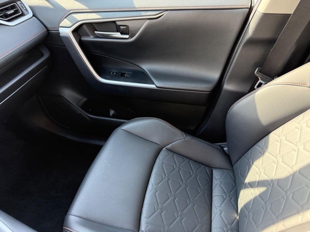 Toyota RAV4 Vehicle Image 20