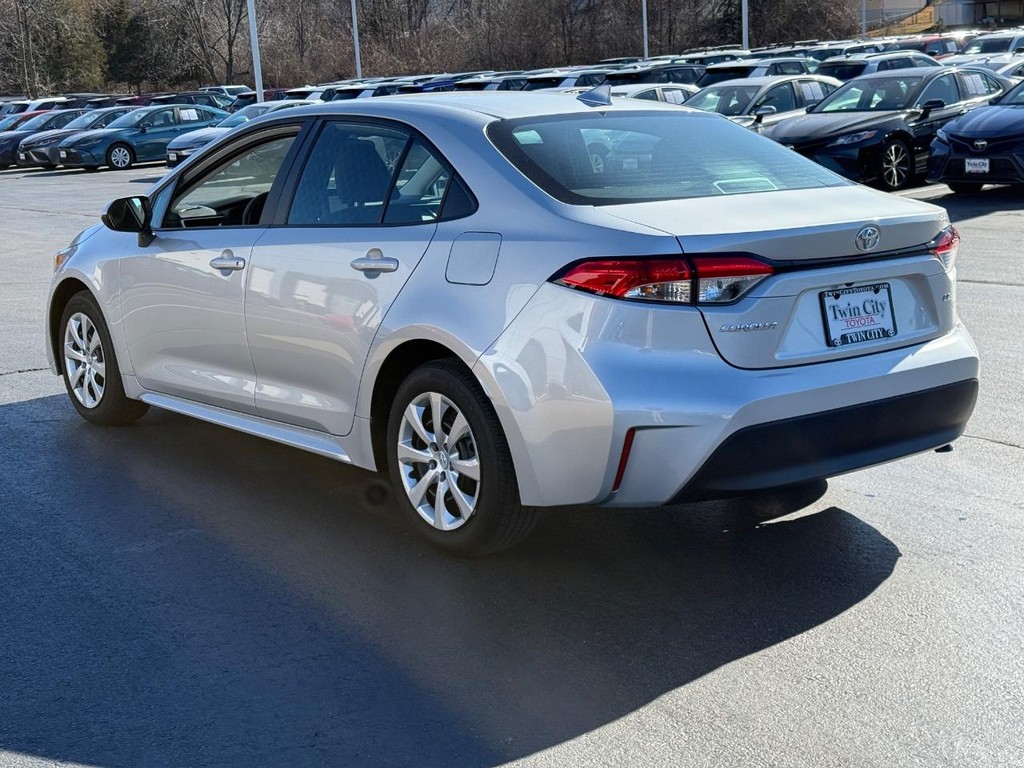 Toyota Corolla Vehicle Image 7