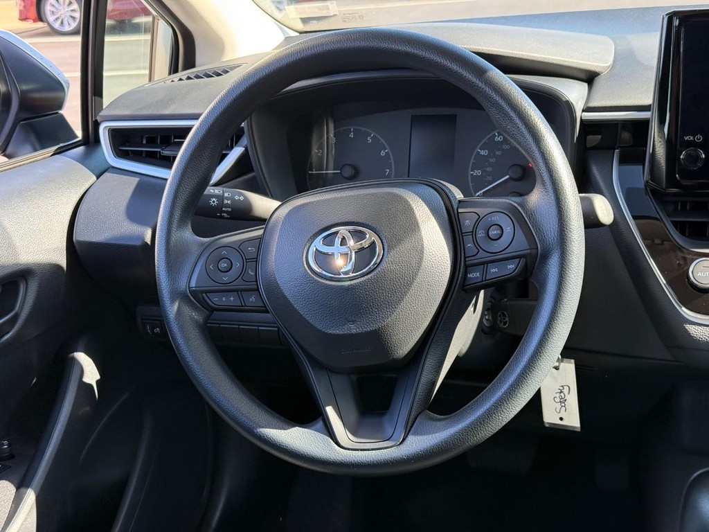 Toyota Corolla Vehicle Image 13