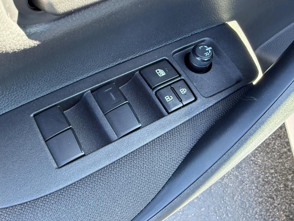 Toyota Corolla Vehicle Image 15