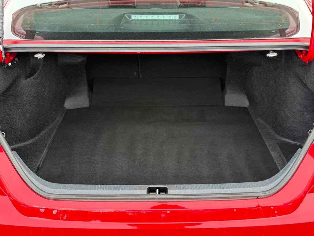 Toyota Camry Vehicle Image 4