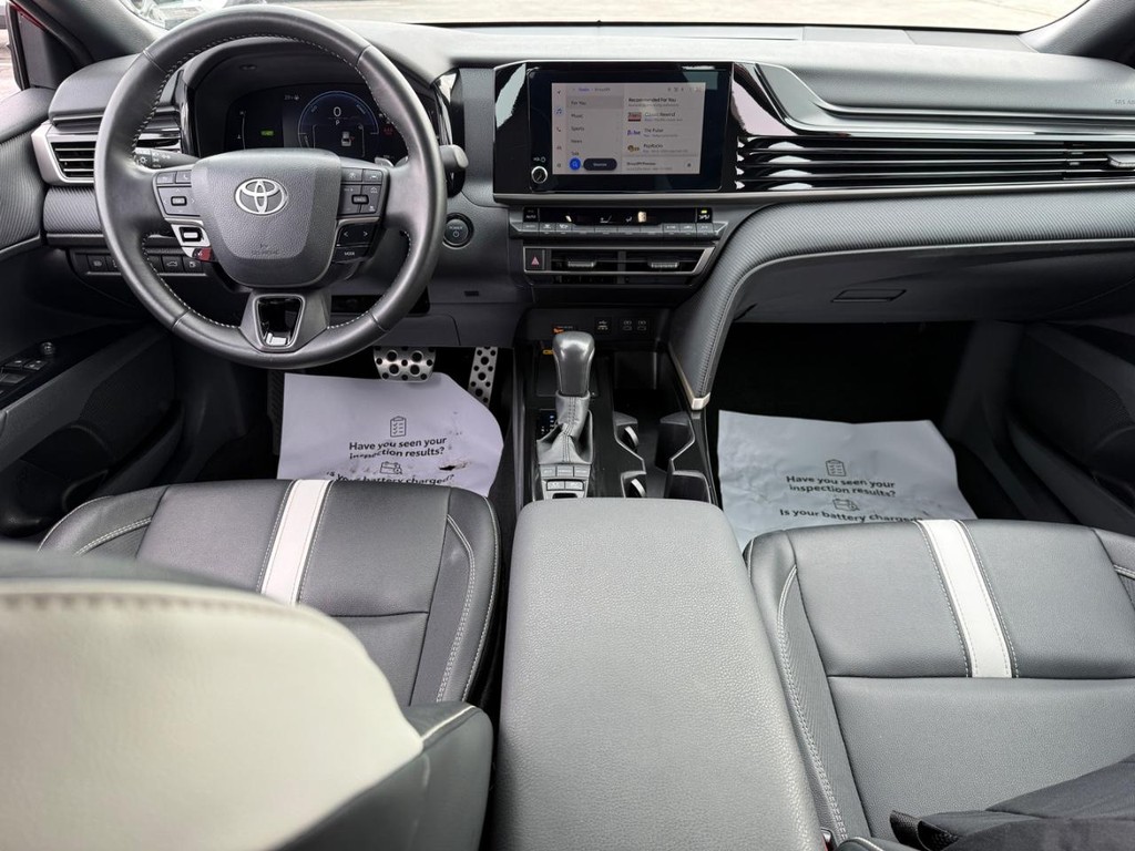 Toyota Camry Vehicle Image 12