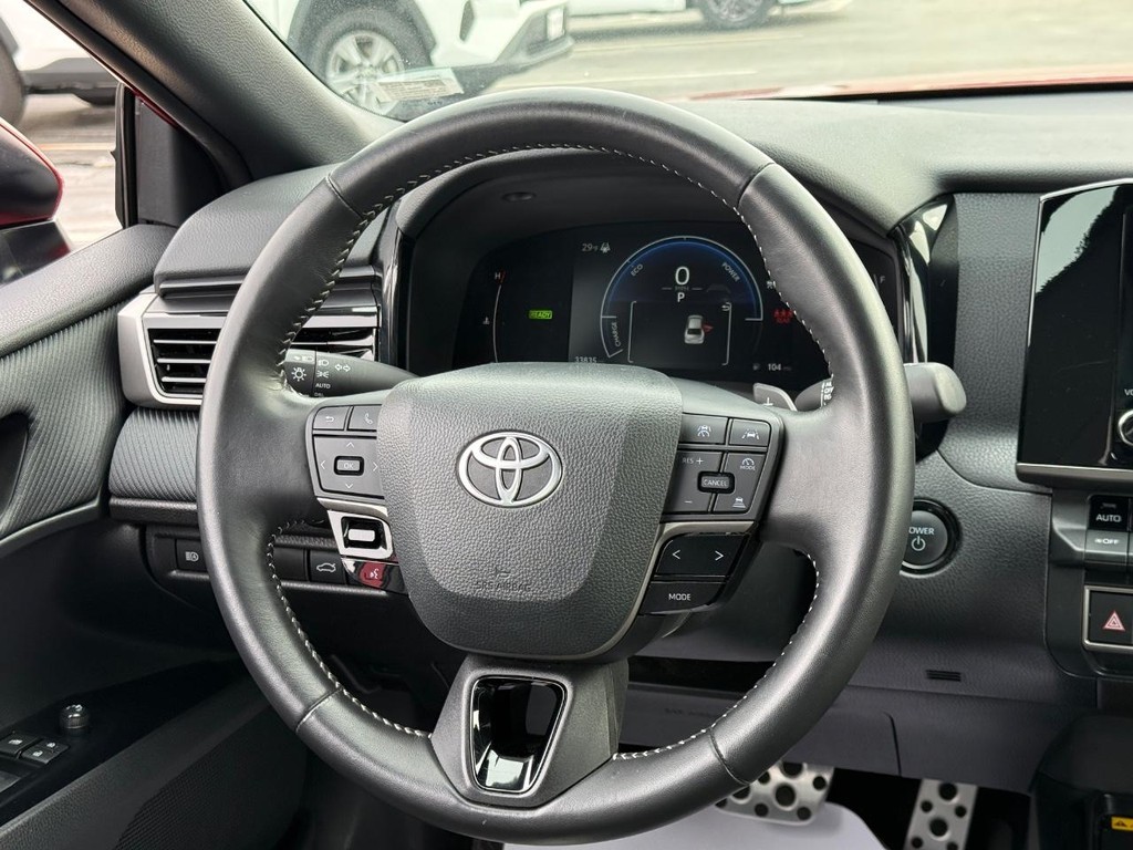 Toyota Camry Vehicle Image 13