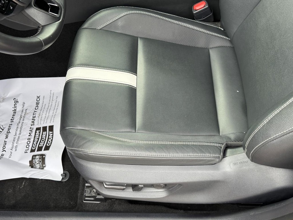 Toyota Camry Vehicle Image 16