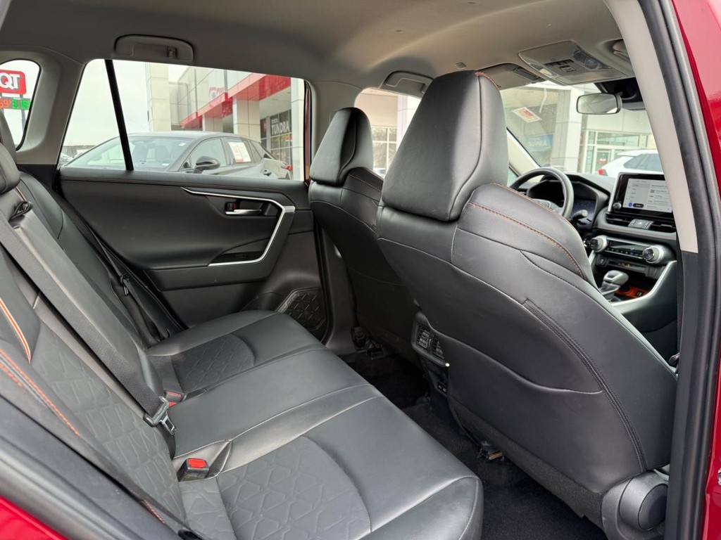 Toyota RAV4 Vehicle Image 10