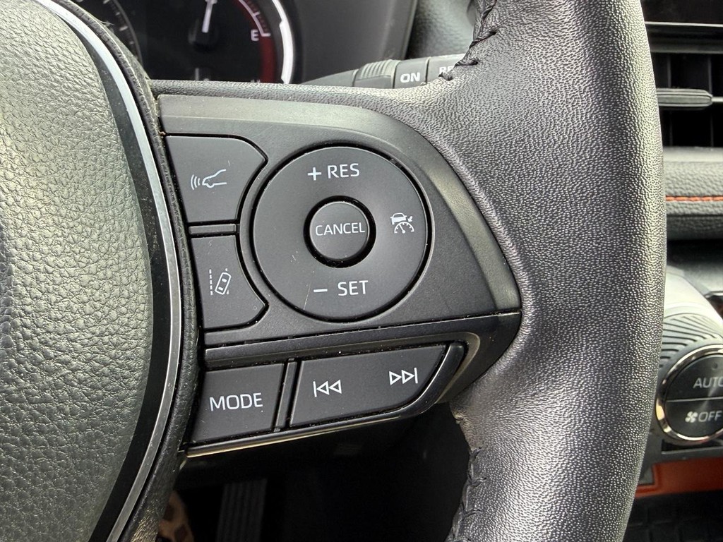 Toyota RAV4 Vehicle Image 17