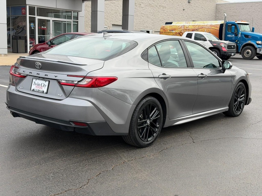 Toyota Camry Vehicle Image 3