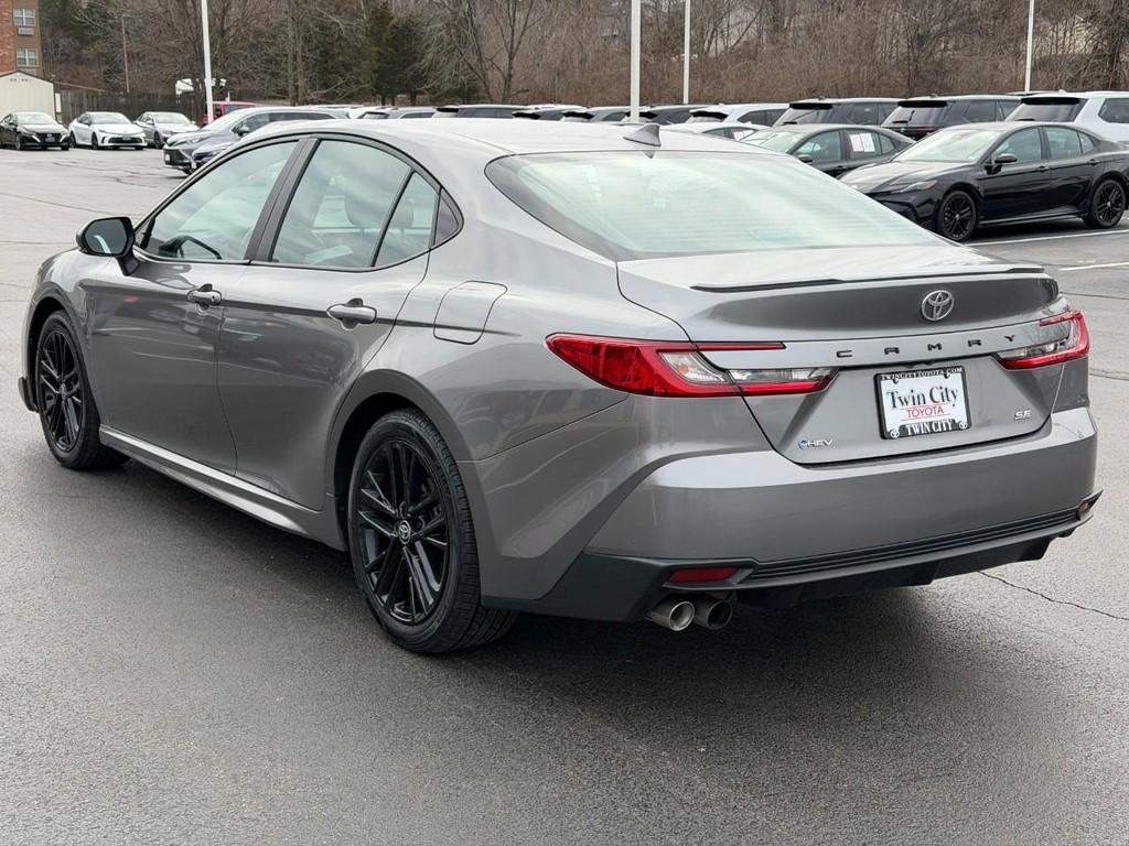 Toyota Camry Vehicle Image 6