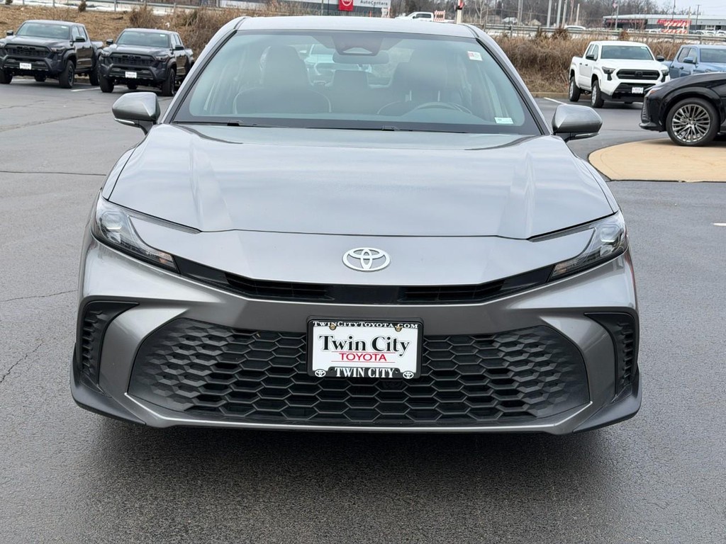 Toyota Camry Vehicle Image 9