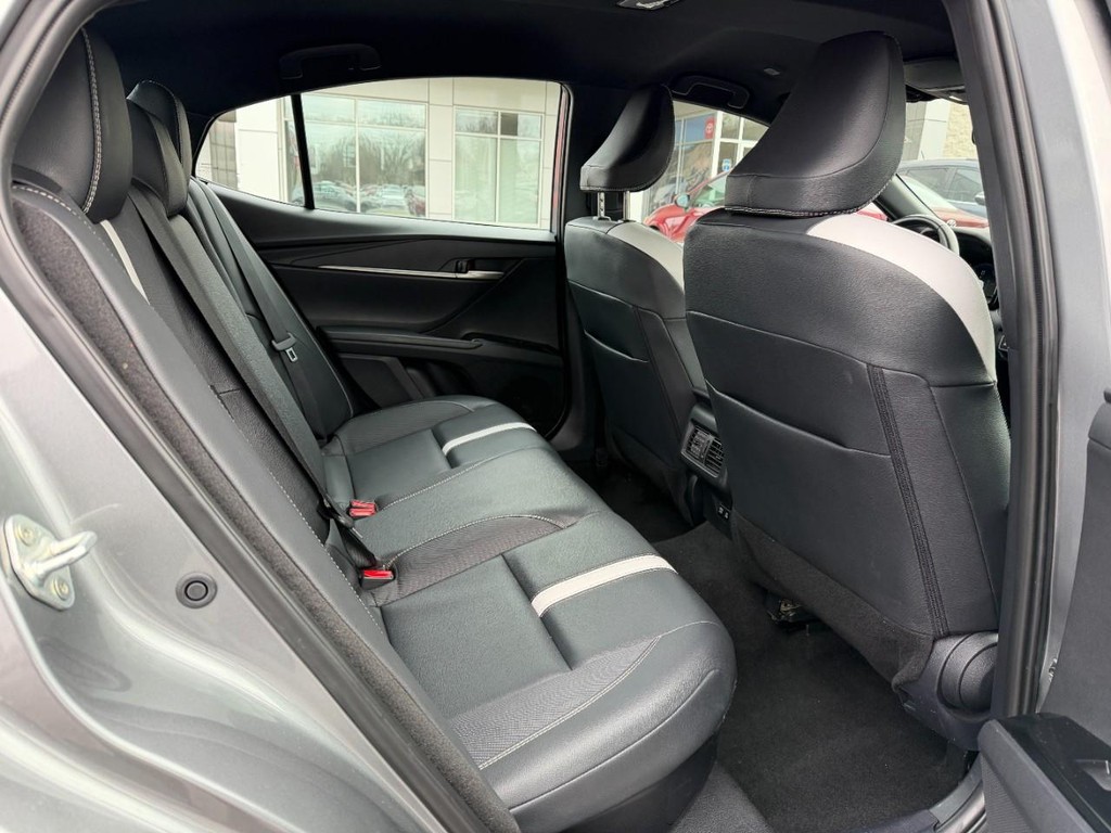 Toyota Camry Vehicle Image 10