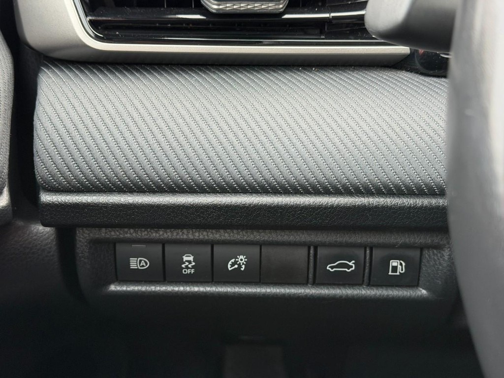 Toyota Camry Vehicle Image 17