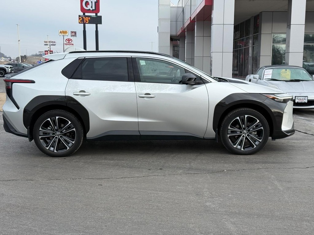 Toyota bZ4X Vehicle Image 2