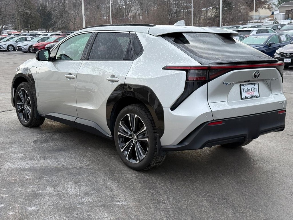 Toyota bZ4X Vehicle Image 8