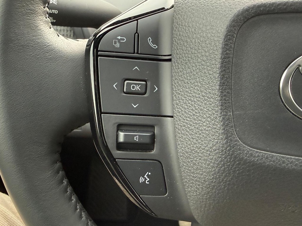 Toyota bZ4X Vehicle Image 19