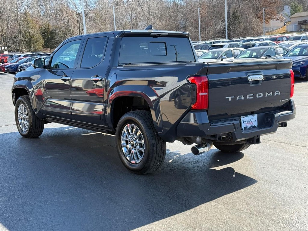 Toyota Tacoma 4WD Vehicle Image 6
