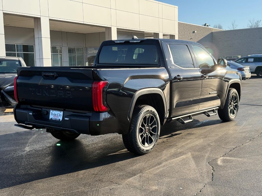 Toyota Tundra 4WD Vehicle Image 3