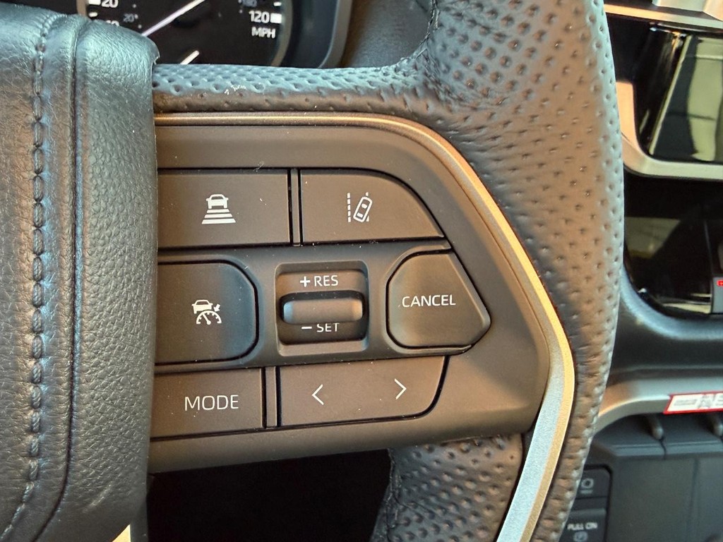 Toyota Tundra 4WD Vehicle Image 14