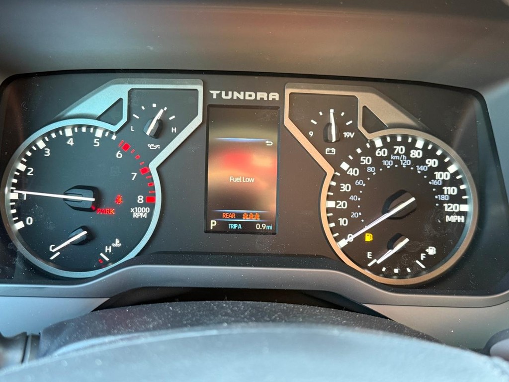 Toyota Tundra 4WD Vehicle Image 15