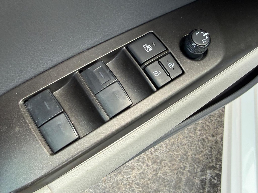 Toyota Camry Vehicle Image 15