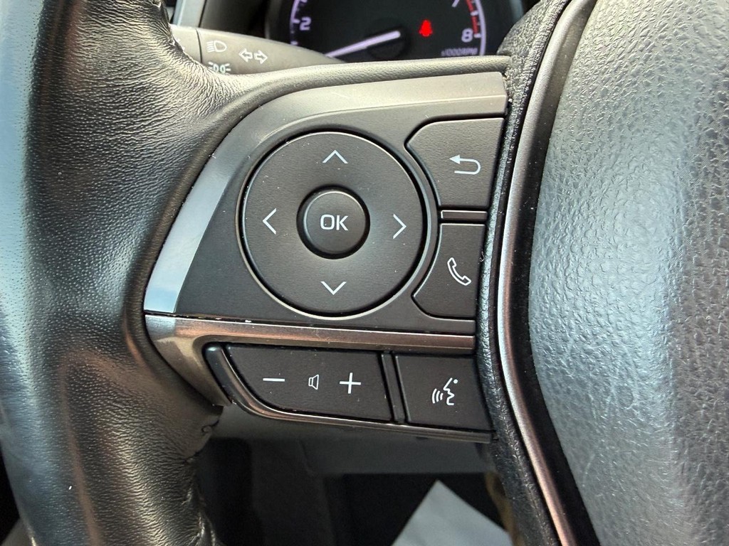 Toyota Camry Vehicle Image 17