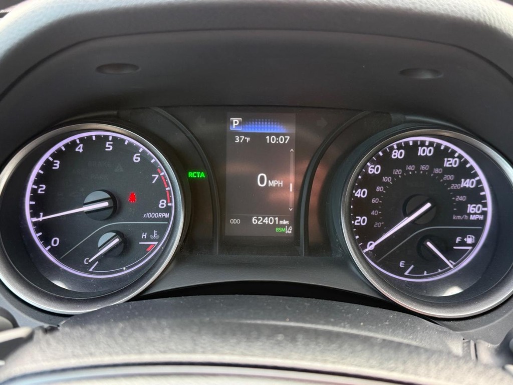 Toyota Camry Vehicle Image 19