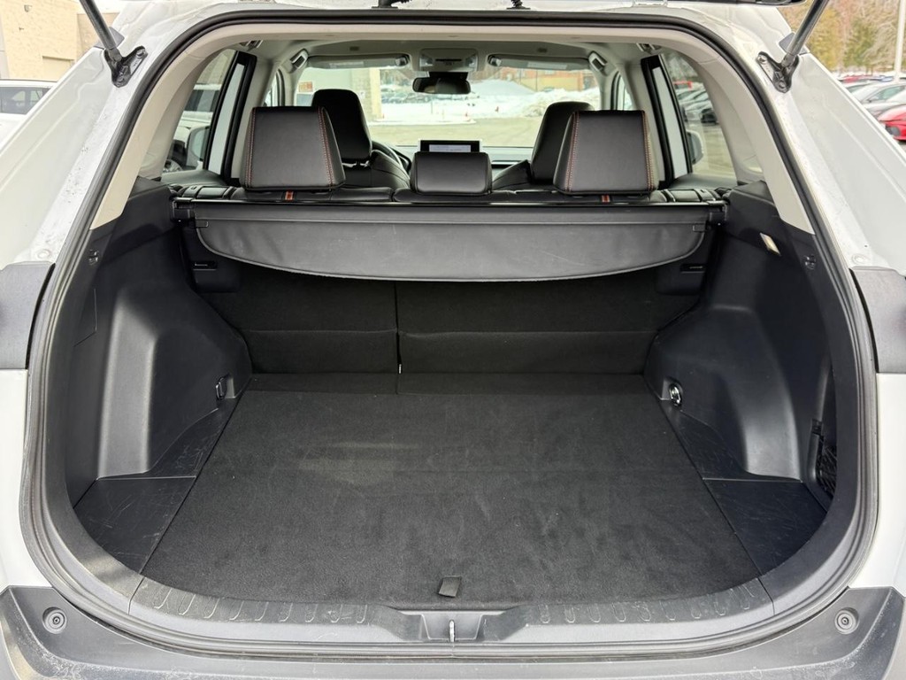 Toyota RAV4 Vehicle Image 4