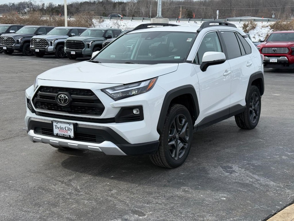 Toyota RAV4 Vehicle Image 8