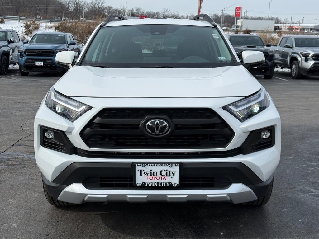 Toyota RAV4 Vehicle Image 9