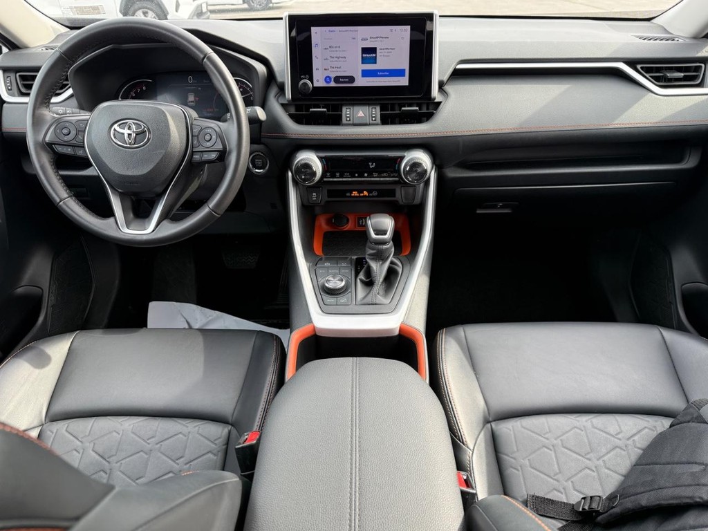 Toyota RAV4 Vehicle Image 11
