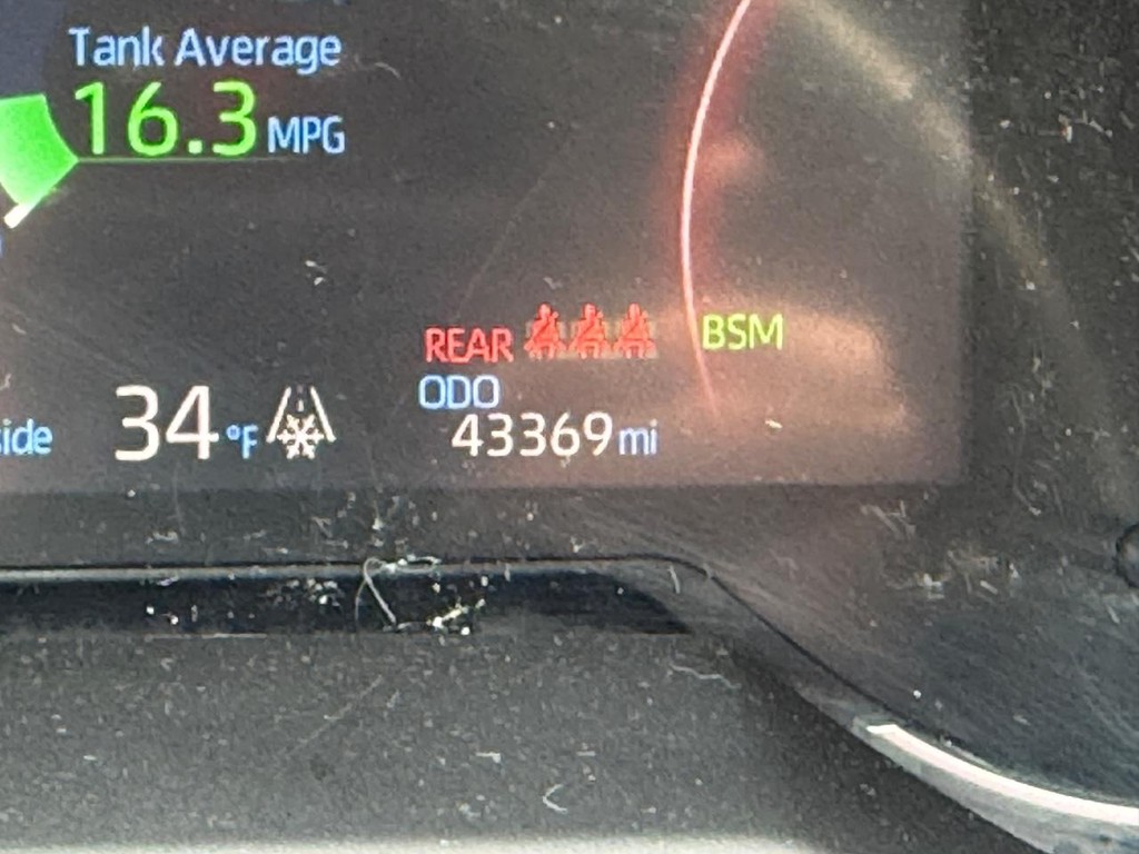 Toyota RAV4 Vehicle Image 19