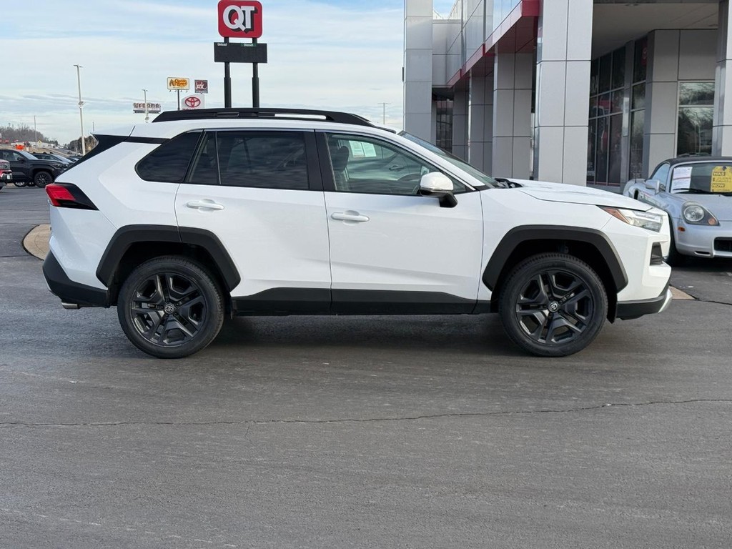 Toyota RAV4 Vehicle Image 2