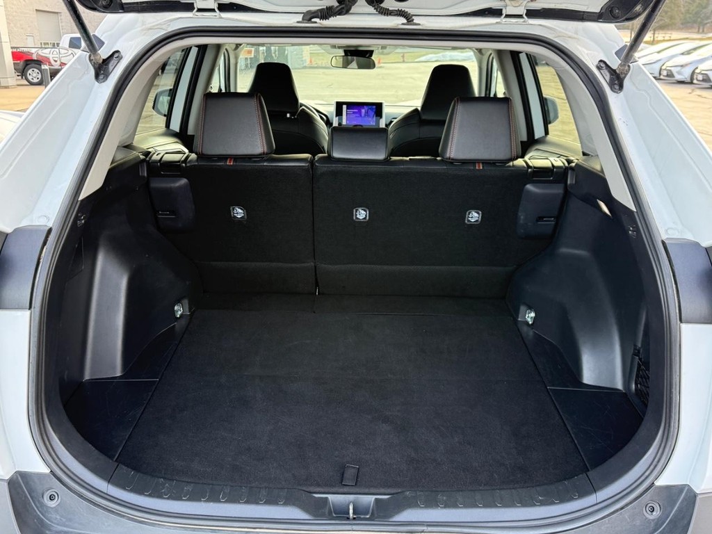 Toyota RAV4 Vehicle Image 4