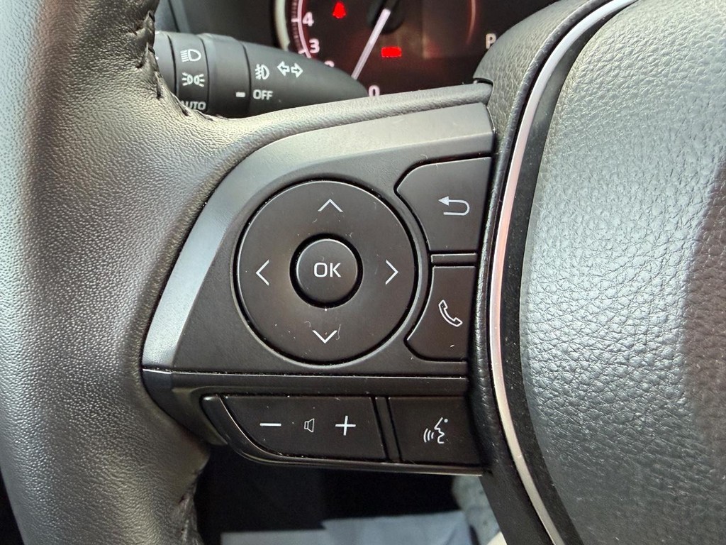 Toyota RAV4 Vehicle Image 17