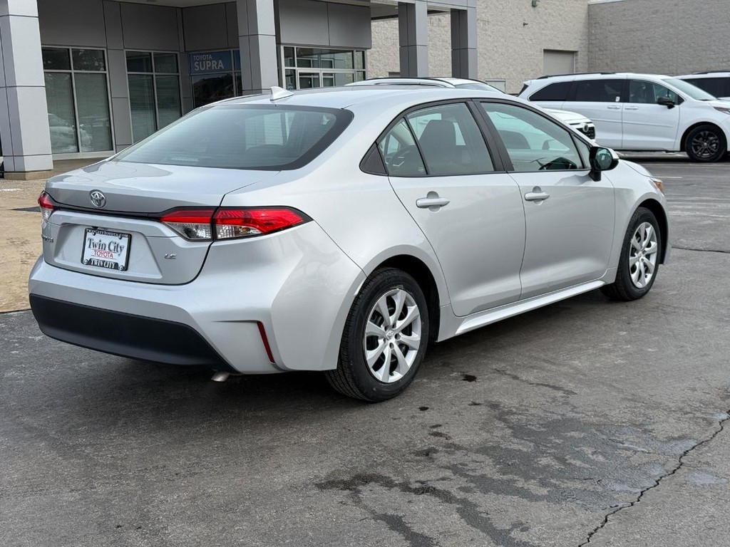 Toyota Corolla Vehicle Image 3