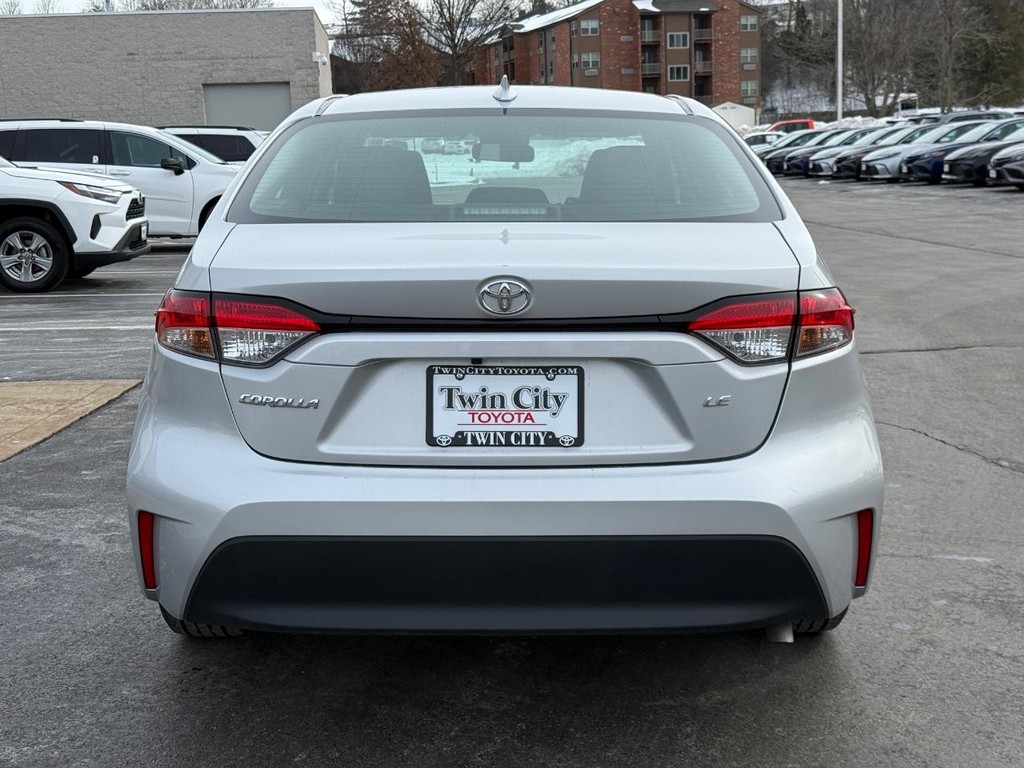 Toyota Corolla Vehicle Image 4