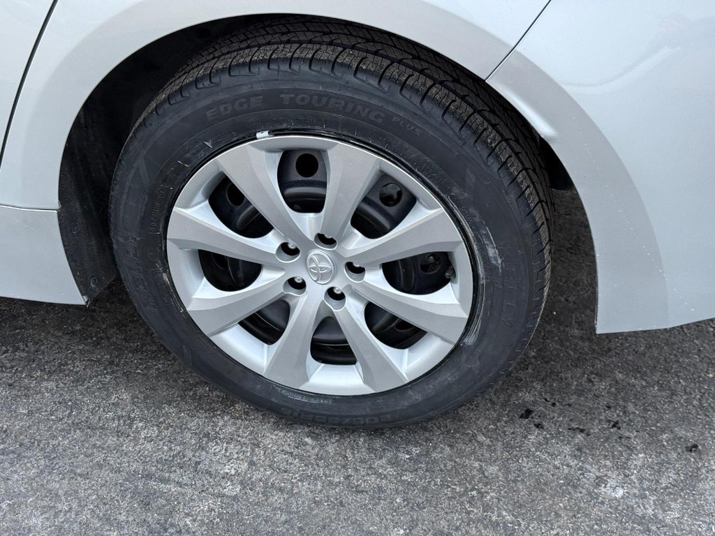 Toyota Corolla Vehicle Image 7