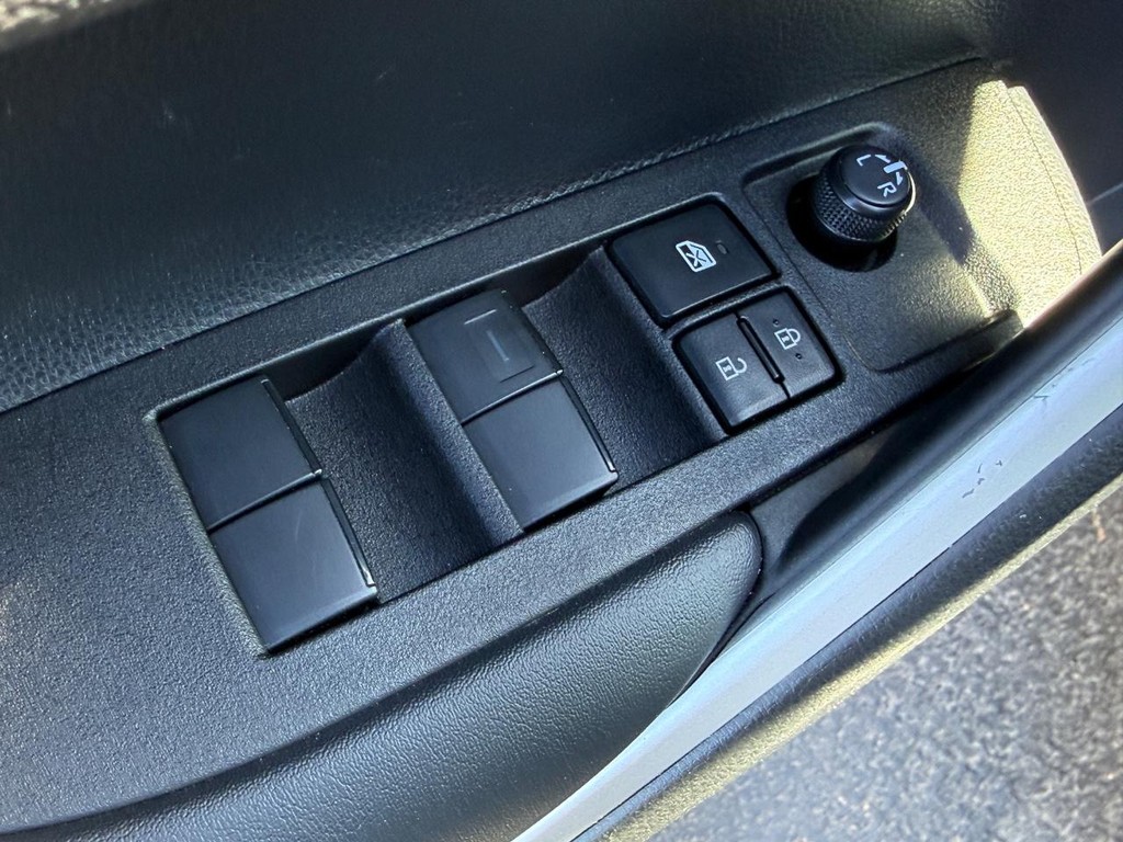 Toyota Corolla Cross Vehicle Image 15