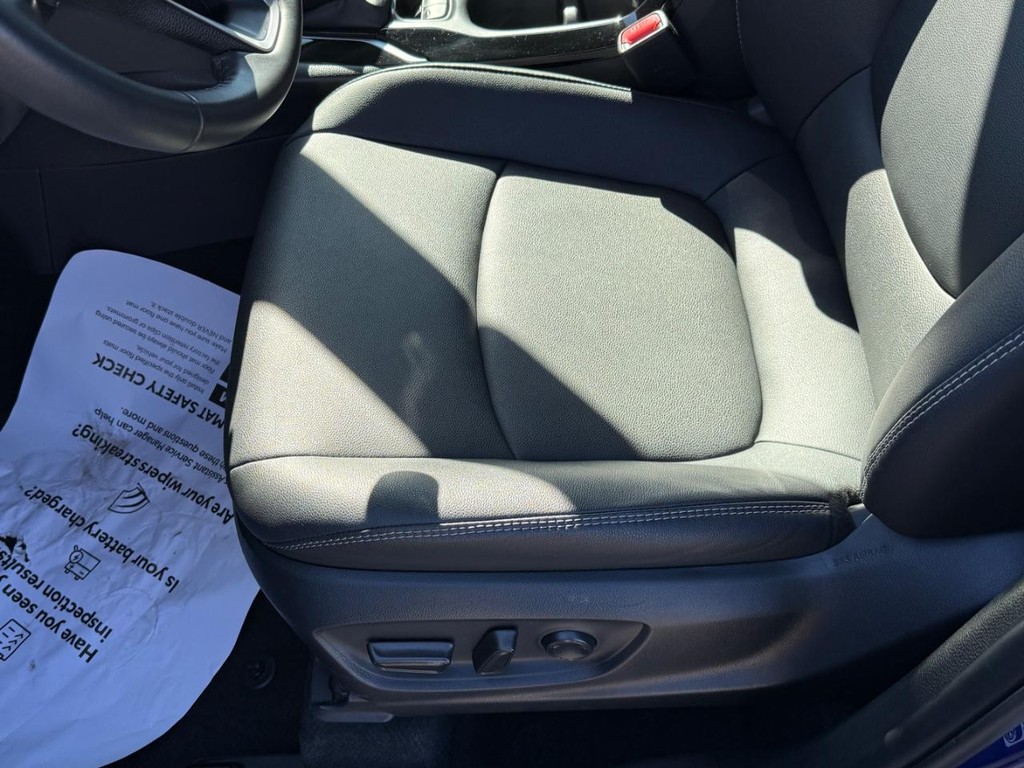 Toyota Corolla Cross Vehicle Image 16