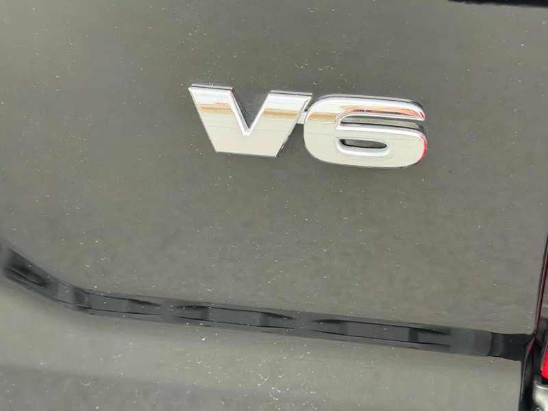 Toyota Tacoma 4WD Vehicle Image 6