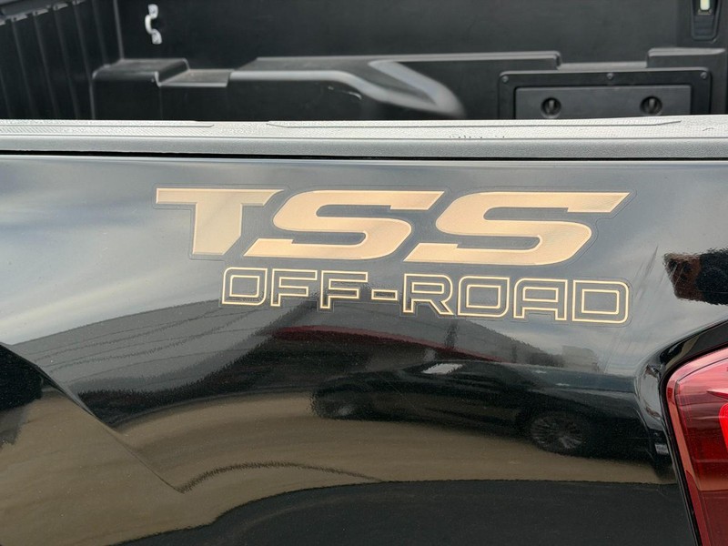 Toyota Tacoma 4WD Vehicle Image 8