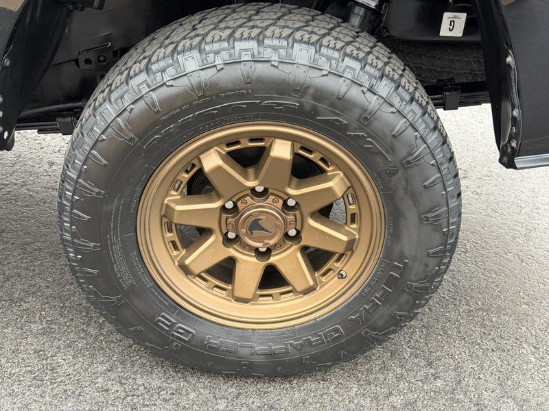 Toyota Tacoma 4WD Vehicle Image 9