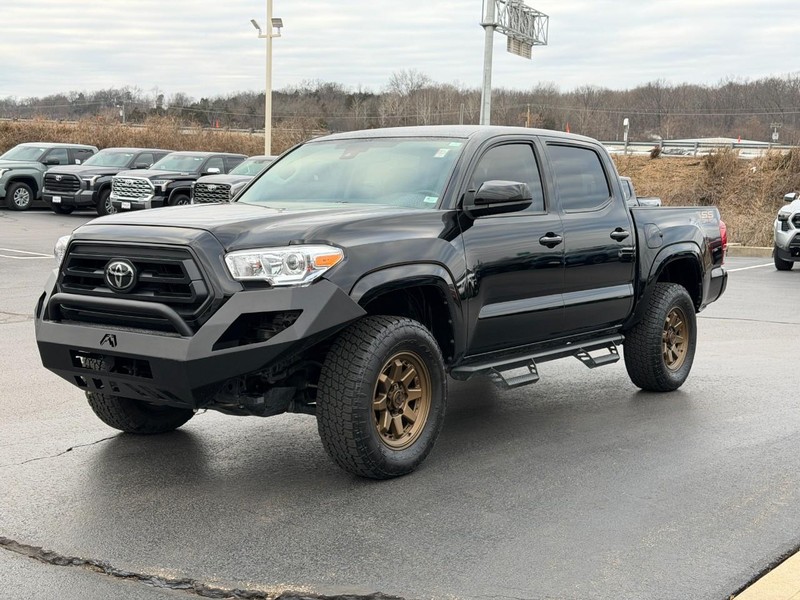Toyota Tacoma 4WD Vehicle Image 10