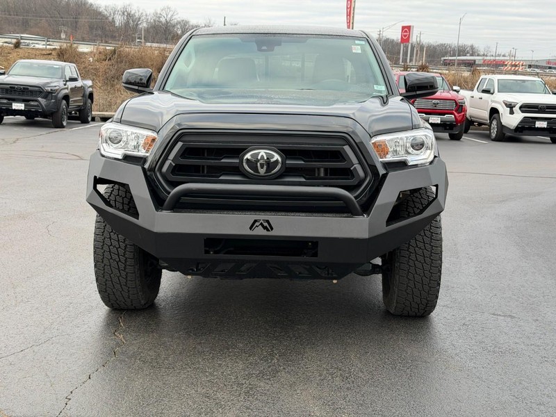 Toyota Tacoma 4WD Vehicle Image 11