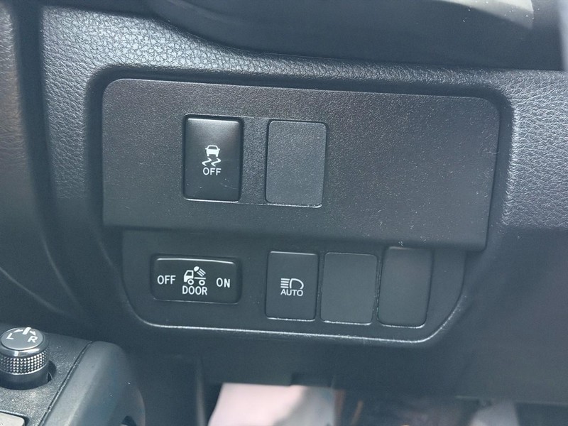 Toyota Tacoma 4WD Vehicle Image 20