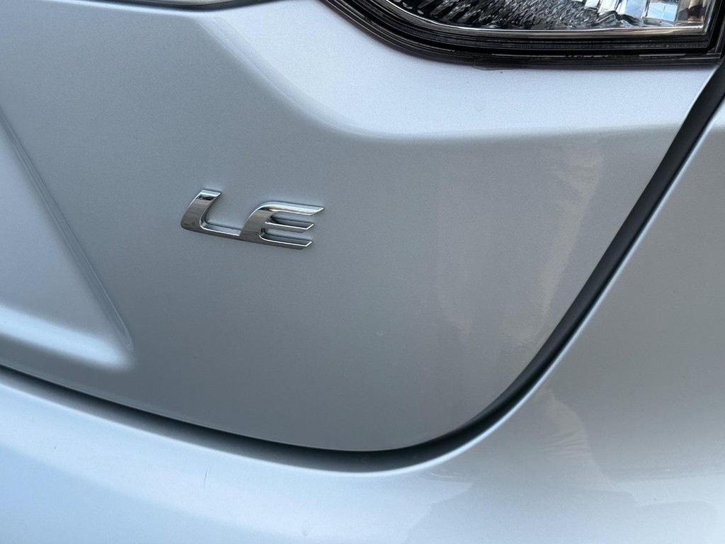 Toyota Corolla Vehicle Image 5