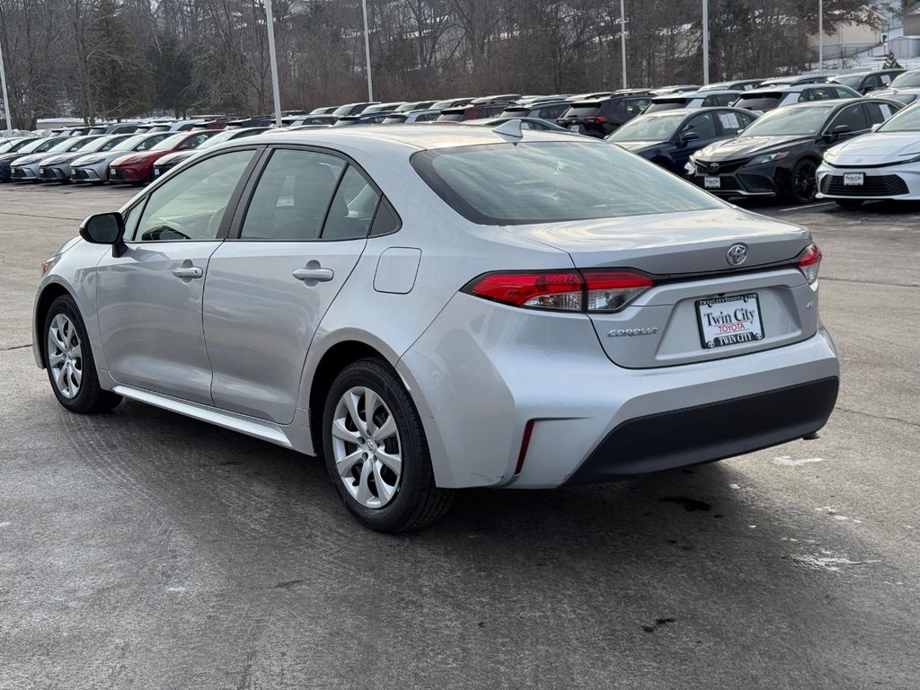 Toyota Corolla Vehicle Image 6