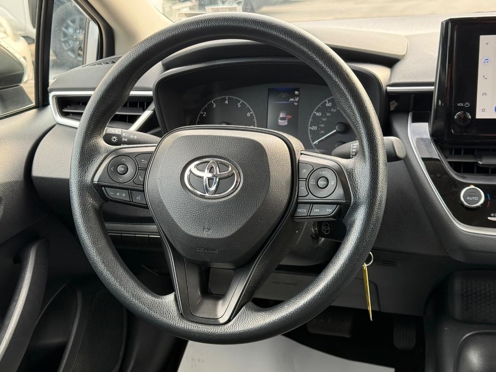 Toyota Corolla Vehicle Image 12