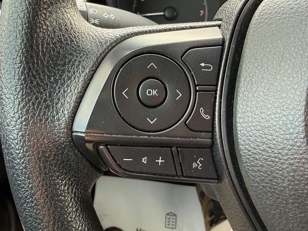 Toyota Corolla Vehicle Image 16